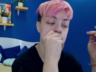 Carolinegrants nude on cam – live sex chat