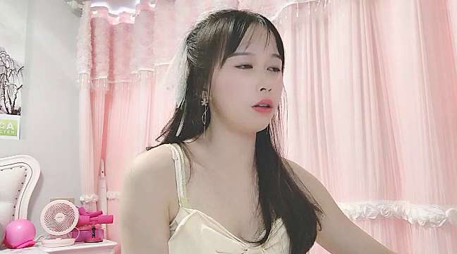 Catherine_May naked stripping on cam for live sex video chat
