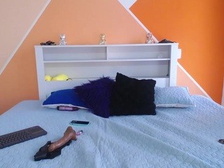 Celeste-hutter nude on cam – live sex chat