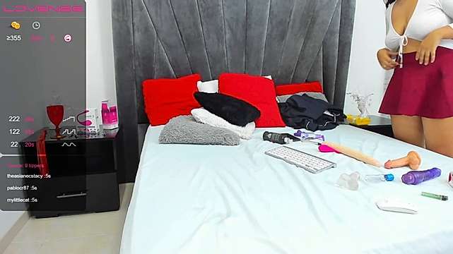 Chloe_Hiills naked stripping on cam for live sex video chat