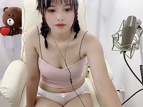 CnGirl naked stripping on cam for live sex video chat