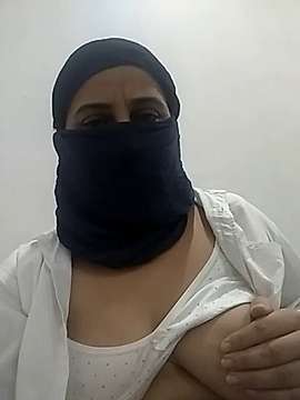 Curvybhabi naked stripping on cam for live sex video chat