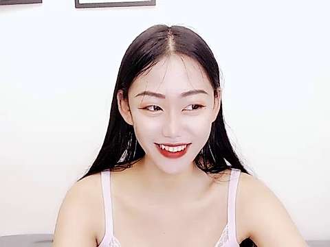 Cute_rosee naked stripping on cam for live sex video chat
