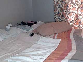 DreamMamma naked stripping on cam for live sex video chat