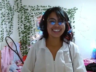 Eimyhotdoctor nude on cam – live sex chat