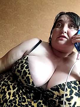 Essichka naked stripping on cam for live sex video chat