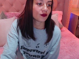?, V A L E R I A ? nude on cam – live sex chat
