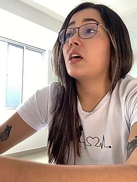 gea_cams naked stripping on cam for live sex video chat