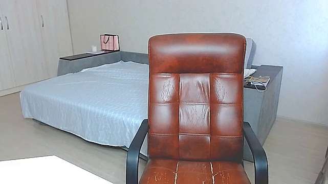 Hannapreaty naked stripping on cam for live sex video chat