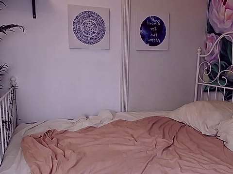Hany_Gold naked stripping on cam for live sex video chat
