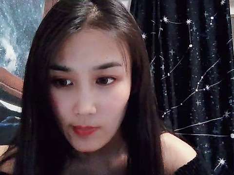 honhdoukiss1 naked stripping on cam for live sex video chat