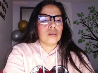 Hornny-millf nude on cam – live sex chat