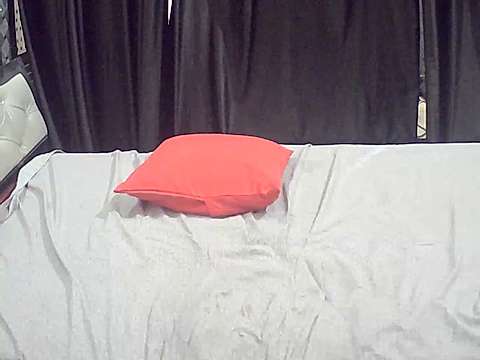 hotpoo_ naked stripping on cam for live sex video chat