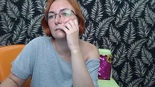 IvannaRich naked stripping on cam for live sex video chat