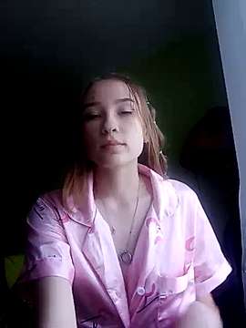 Julia_Starr naked stripping on cam for live sex video chat
