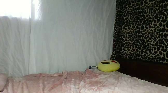 Kalanikat naked stripping on cam for live sex video chat