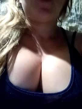 KARINAHOT52 naked stripping on cam for live sex video chat