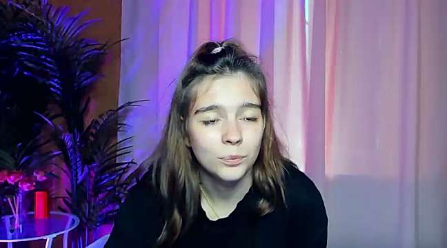 KasandraWest naked stripping on cam for live sex video chat