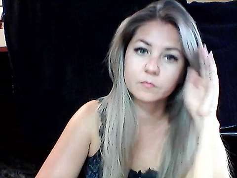 Kelis_Jaquez naked stripping on cam for live sex video chat