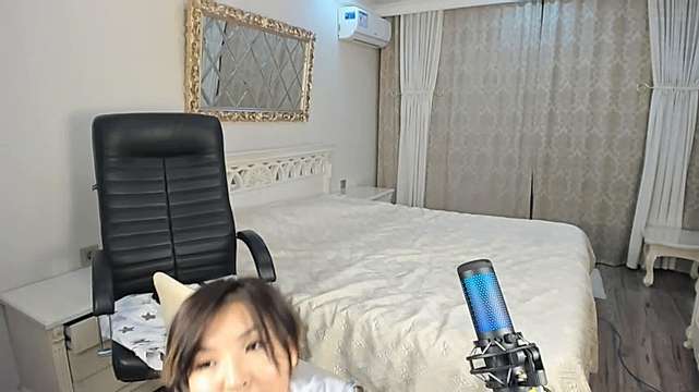 kyo_juo naked stripping on cam for live sex video chat