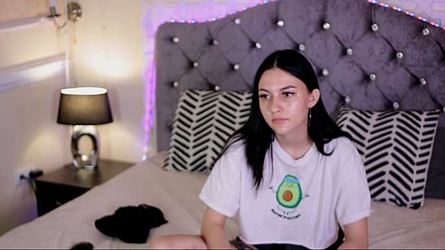 Leisan_ naked stripping on cam for live sex video chat