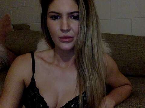 lexiiigirlll naked stripping on cam for live sex video chat