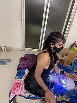 Lizamarcopolo naked stripping on cam for live sex video chat