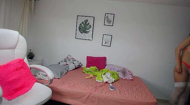 lizzedreams naked stripping on cam for live sex video chat