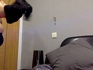 lounabbw44 naked stripping on cam for live sex video chat