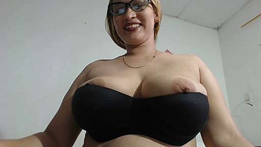 lunaprincesx naked stripping on cam for live sex video chat