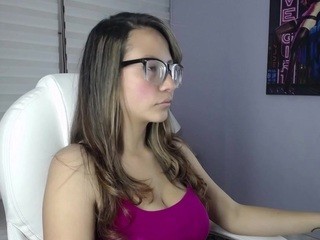 Maia-lov nude on cam – live sex chat