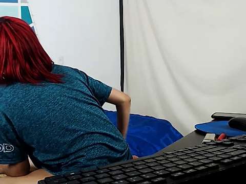 MaliaMilan01 naked stripping on cam for live sex video chat