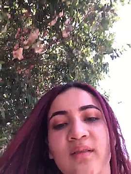 Melinaxx7 naked stripping on cam for live sex video chat