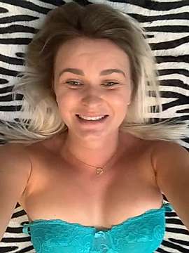 Melody_of_rain naked stripping on cam for live sex video chat