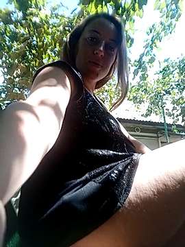 MichelleORed naked stripping on cam for live sex video chat