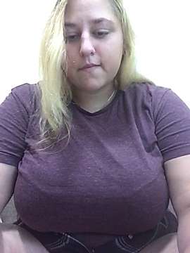 millaa_da naked stripping on cam for live sex video chat
