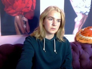 Miranda-Blakes nude on cam – live sex chat