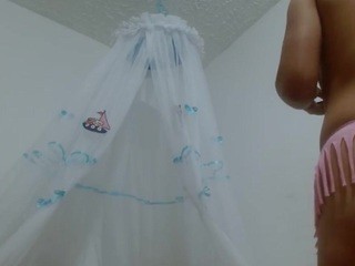 Nahomy-jhouns nude on cam – live sex chat