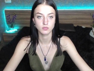 Naomi-Gardner nude on cam – live sex chat