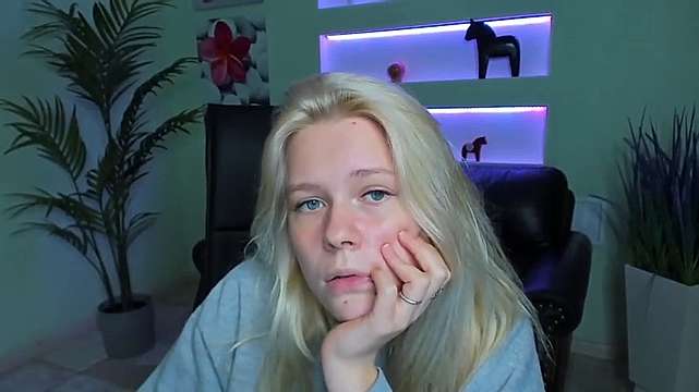 _Nicole_elliston naked stripping on cam for live sex video chat