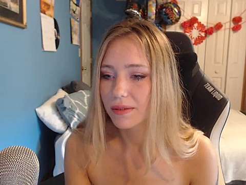 PaigeJohnson1 naked stripping on cam for live sex video chat