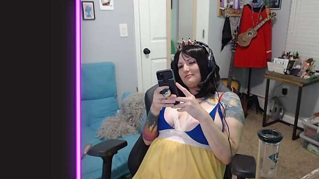 royallylit naked stripping on cam for live sex video chat