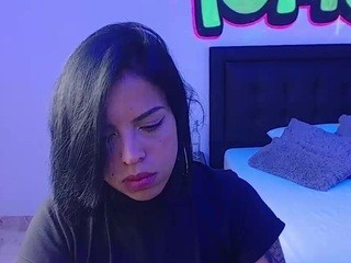 SARA-THOMPSON nude on cam – live sex chat