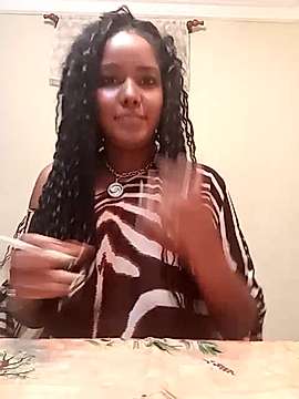 SARAHDIAZQ naked stripping on cam for live sex video chat