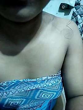 Sexy-Sonia naked stripping on cam for live sex video chat