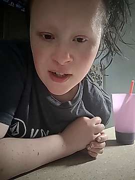 skullzrose5k naked stripping on cam for live sex video chat