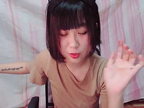 Sliver-nana naked stripping on cam for live sex video chat