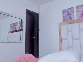 Sofiagirlhoney nude on cam – live sex chat