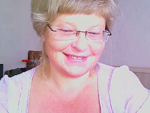 Solarwomen naked stripping on cam for live sex video chat