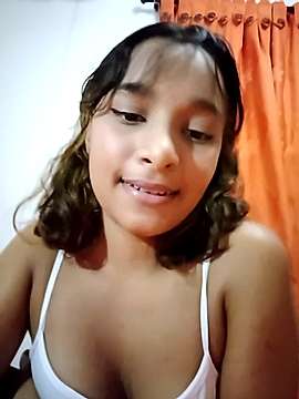 Sophy_Jones naked stripping on cam for live sex video chat